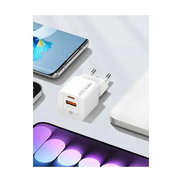 شاحن جان بقوة 30 وات بمنفذين بتقنية توصيل الطاقة/الشحن السريع 3.0 من ريتشي RC70E، أبيض - الصورة 4