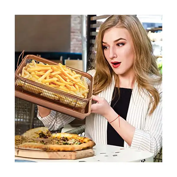 مجموعة صواني فرن كريسبر شبكية 13×9 بوصة مانعة للالتصاق من النحاس للخبز في الفرن والمقلاة الهوائية والبطاطس المقلية واللحم المقدد في الميكروويف في المطبخ، قطعتين من بي برو - نحاس - الصورة 3